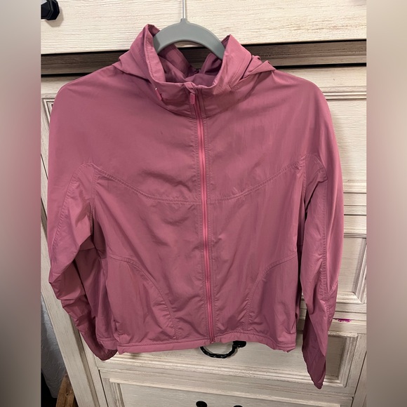 Lululemon Mist Over Windbreaker size 6 Excellent Condition!! - Picture 1 of 7